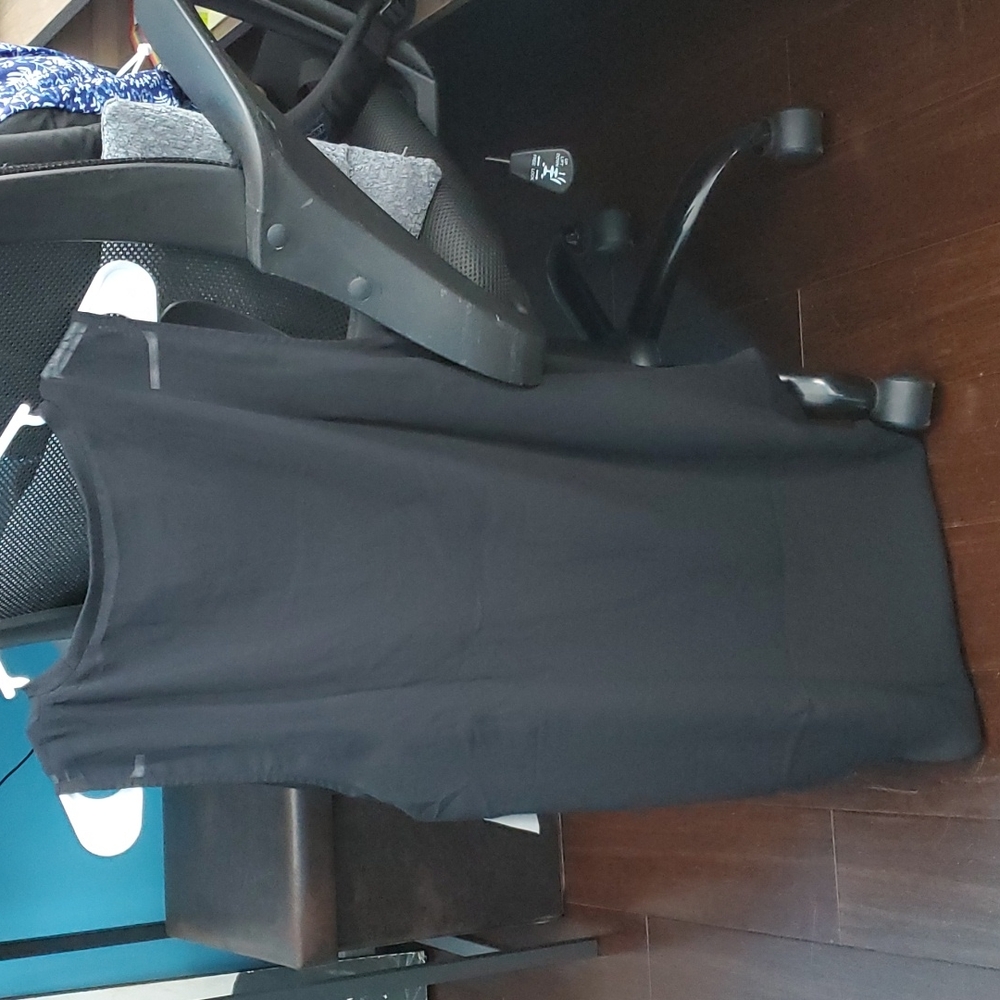 Top - Picture 2 of 2